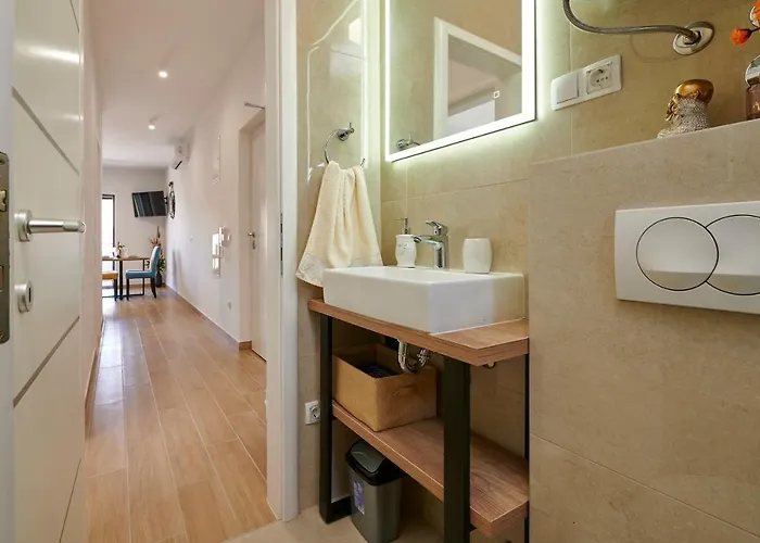 Antica * 特罗吉尔