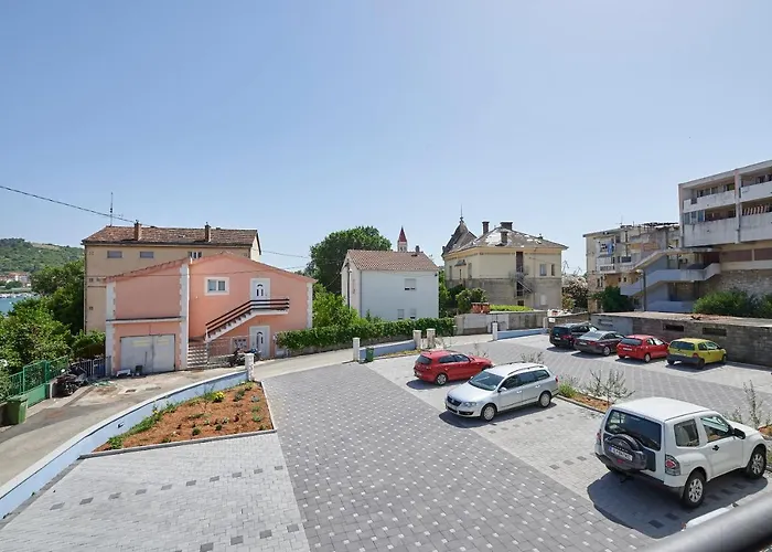 Antica * 特罗吉尔